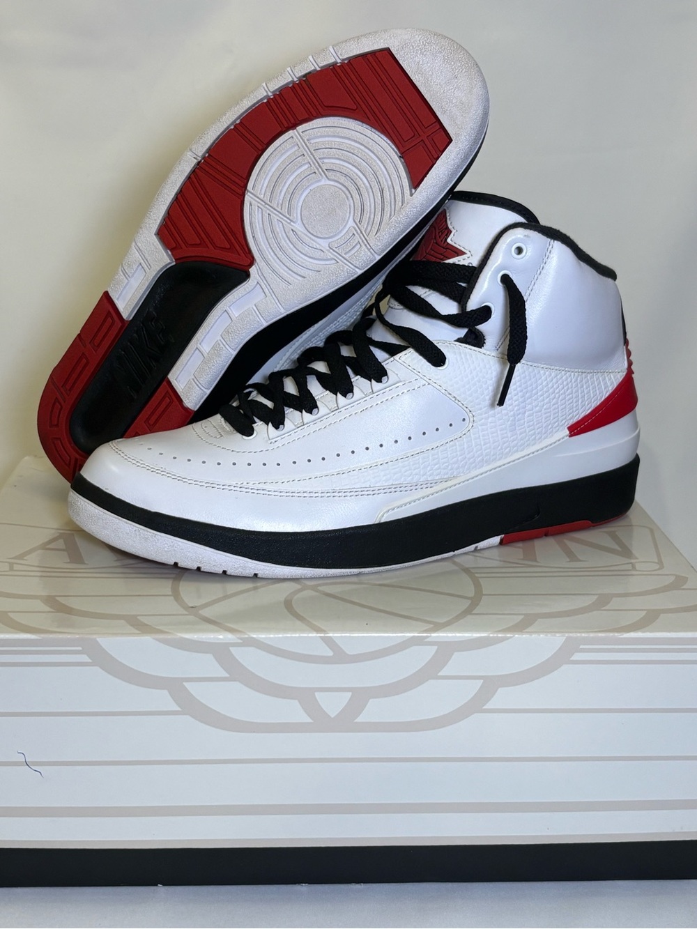 Air Jordan 2 Retro ‘Chicago’ Men’s 10.5